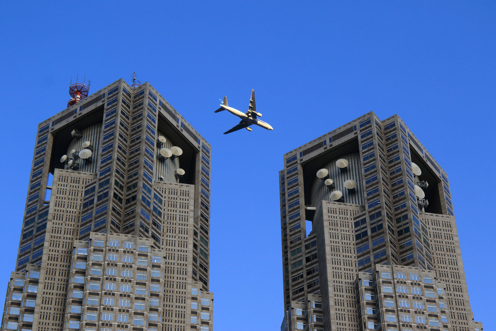 東京オリンピックを前に、なし崩し的にスタートした都心上空ルート。