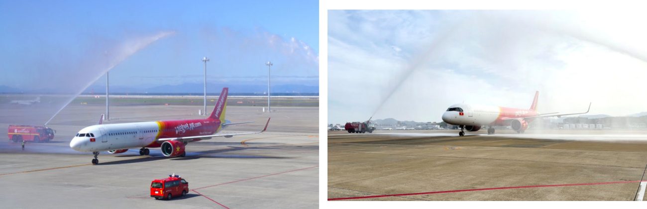 到着時にウォーター・サルート(水門礼)を受けるベトジェットの機体。左は中部国際空港、右は福岡空港。