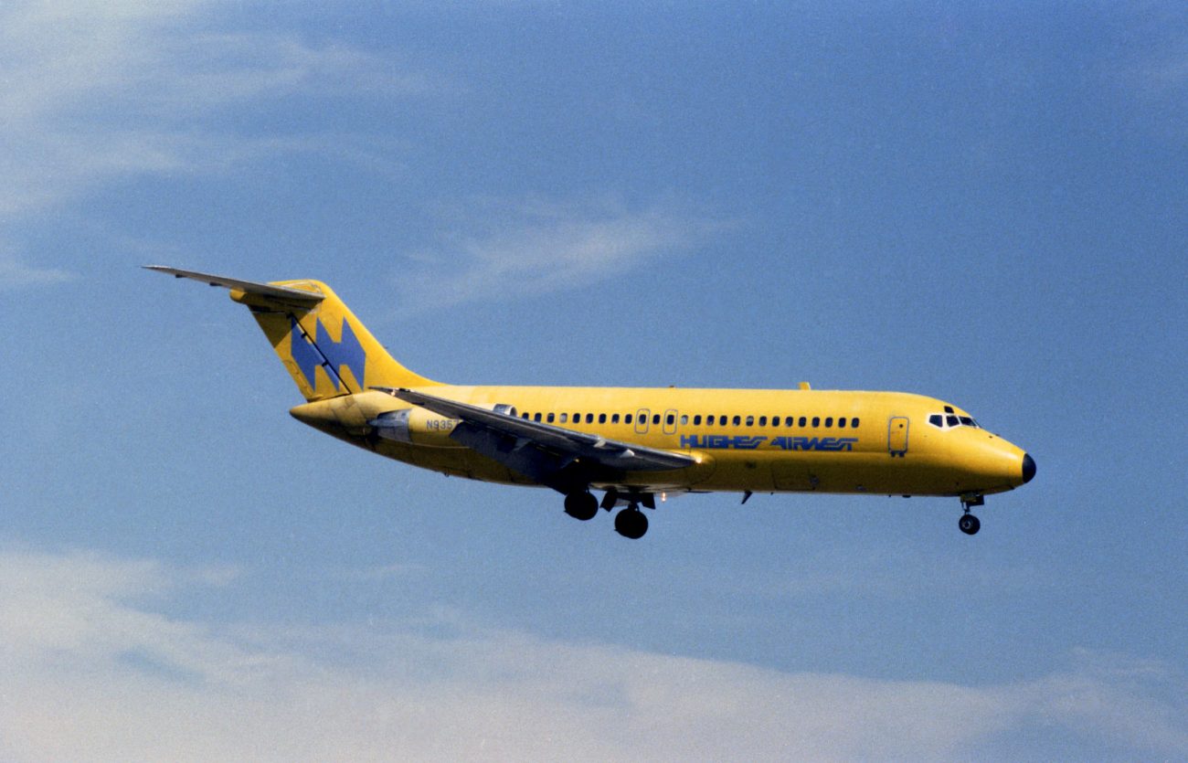 737-100のライバルだったDC-9-10は90席クラス。