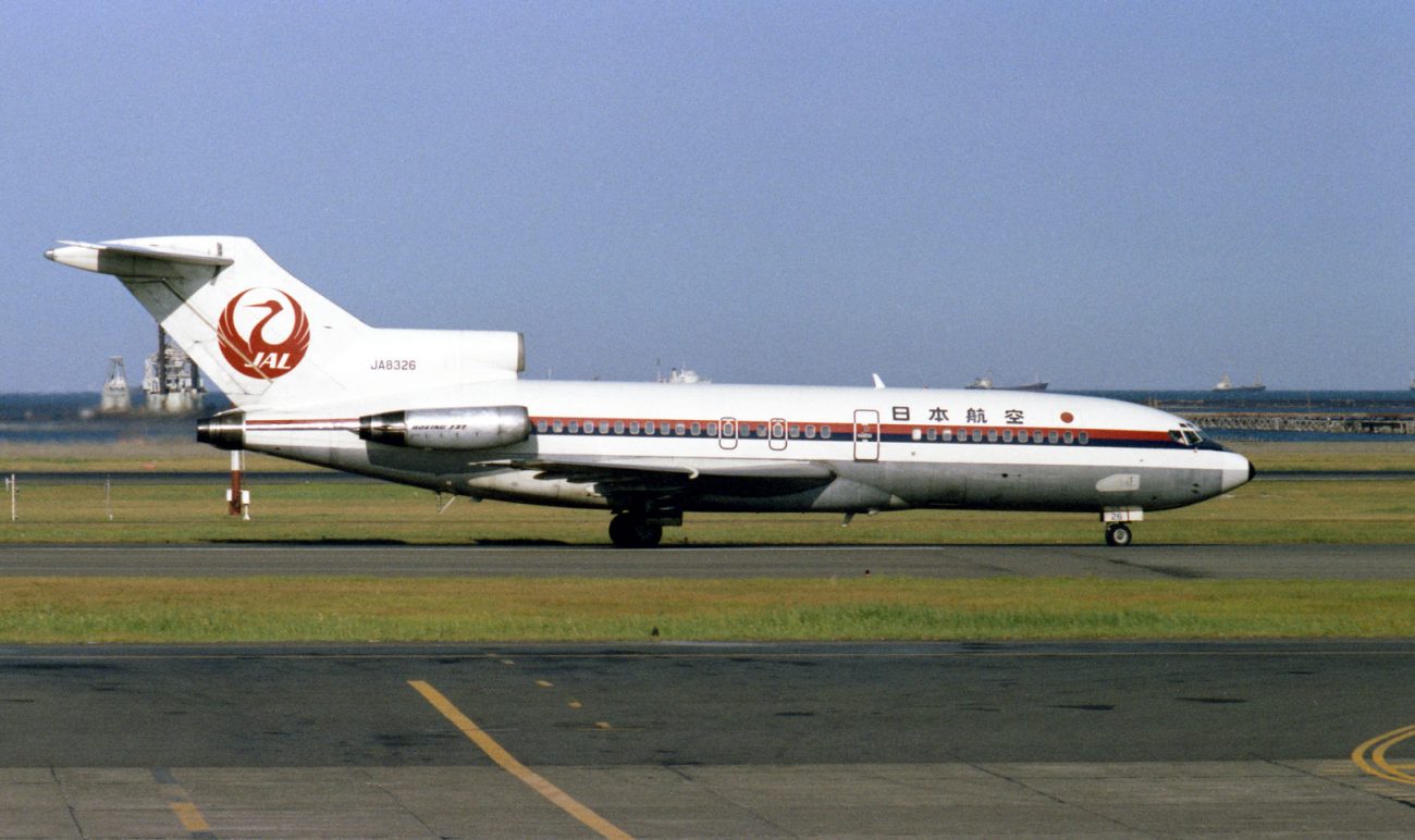 727はメインギア格納部付近にAPUを装備したが、JALはわざわざ外させたことで後悔したこともあった。