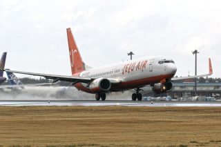 離陸する737。