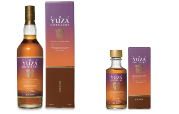 「シングルモルト遊佐 Japan Airlines exclusive 2025」の700ml(左)と180ml(右)。