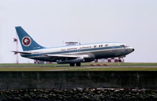 ANAが運航していた737-200。