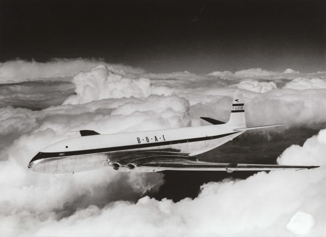 世界初のジェット旅客機として華々しく登場したイギリスのコメット1。