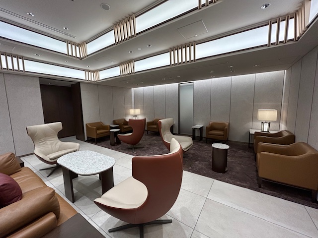 JAL First Class Entrance