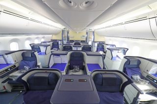 ANA_184_C_cabin