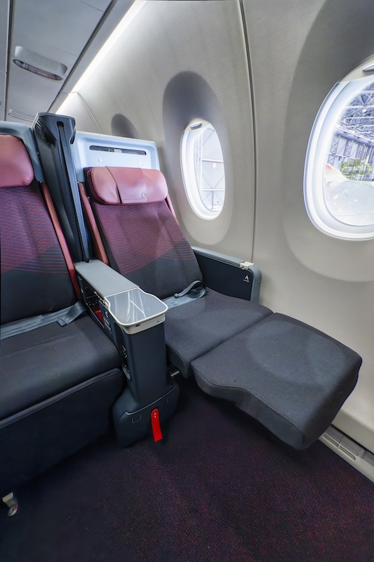 JAL_A350_1000_PY_legrest