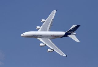 多くの旅客機は前縁と後縁が平行ではないため、後退角という場合には前縁から25％のラインの角度を示すのが普通だ。