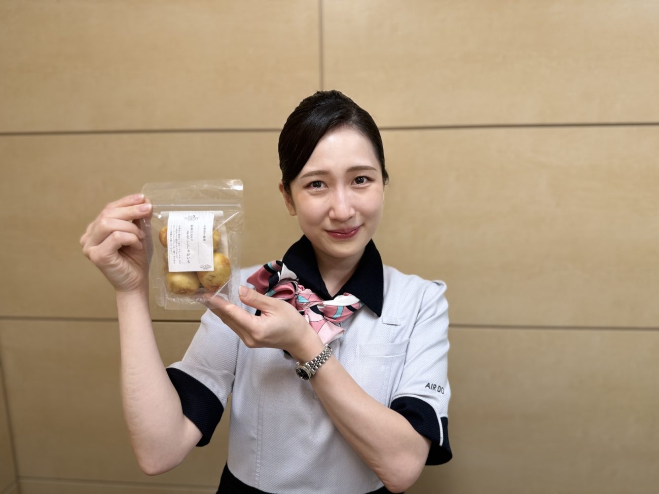 10月機内販売商品の「野菜のおやつ まるごとじゃがいも」