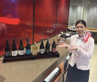 沖縄県産の伝統酒「IMUGE.」を那覇空港国内線ラウンジで提供開始。