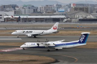 同じ70席級のリージョナル機だが、E170の巡航速度は800km/hで、Q400は650km/h。