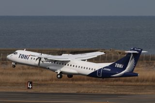 Q400と同規模のATR72だが、巡航速度は500km/hでさらに遅い。