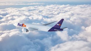 米国のFedExは、ダラス・フォートワース国際空港およびジョン・F・ケネディ国際空港にてSAF利用を導入。