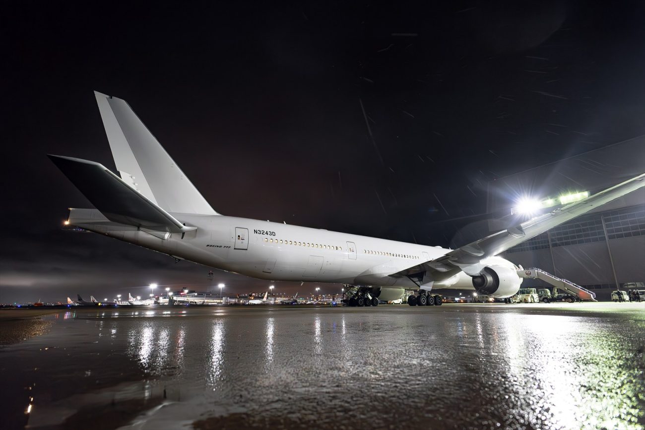 JALの777-300ER、元oneworld塗装「JA732J」が離日。社員に見送られ売却
