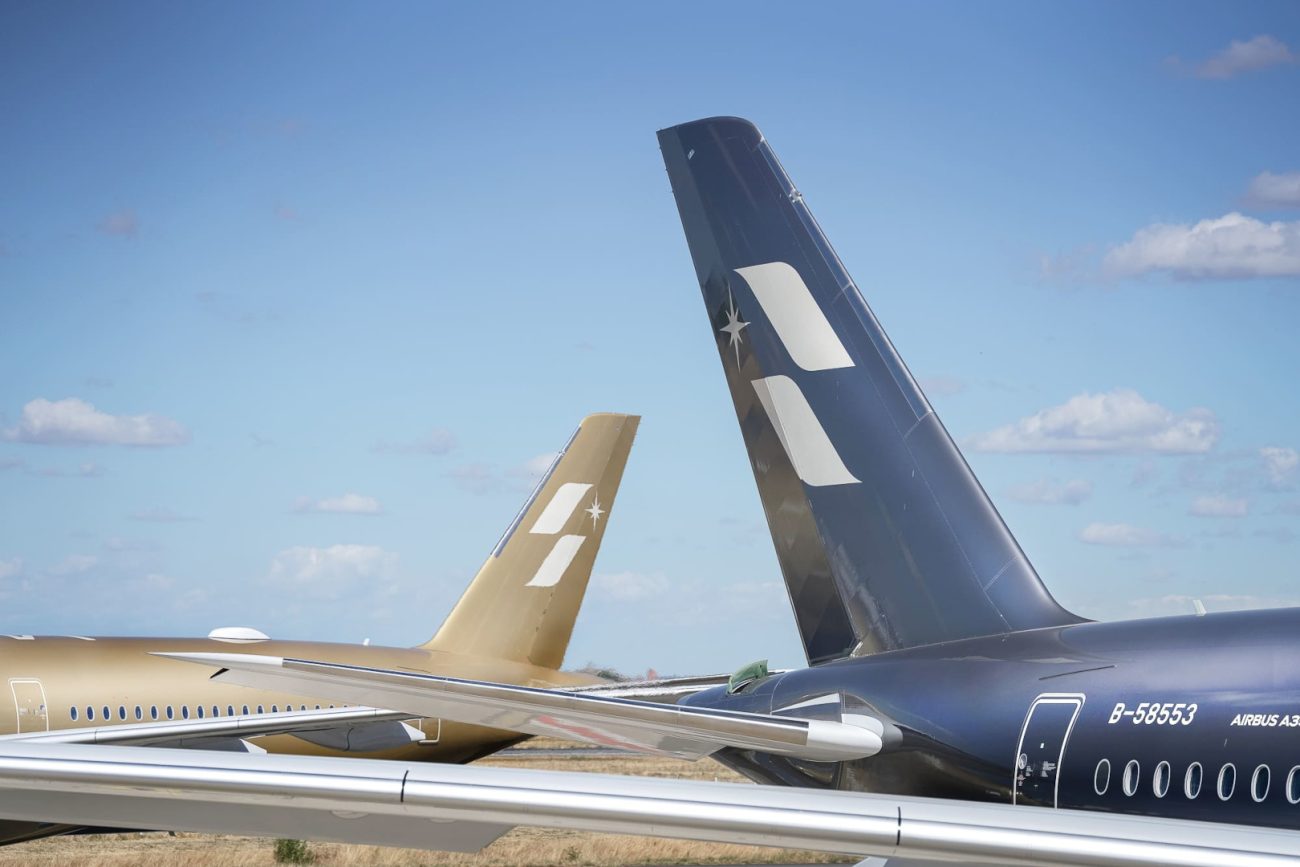 STARLUX AIRSORAYAMA GOLDと並ぶ