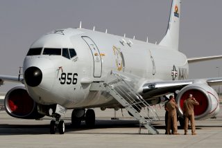 ボーイング737NGから派生した米海軍の多目的哨戒機P-8。